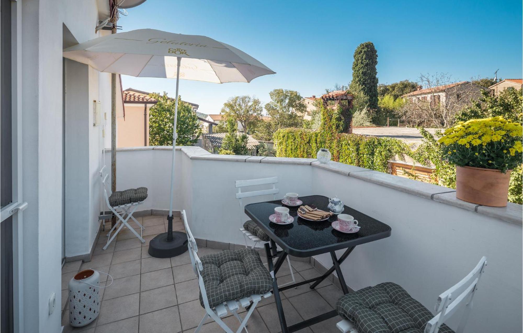 Gorgeous Apartment In Musalez With Kitchen מראה חיצוני תמונה