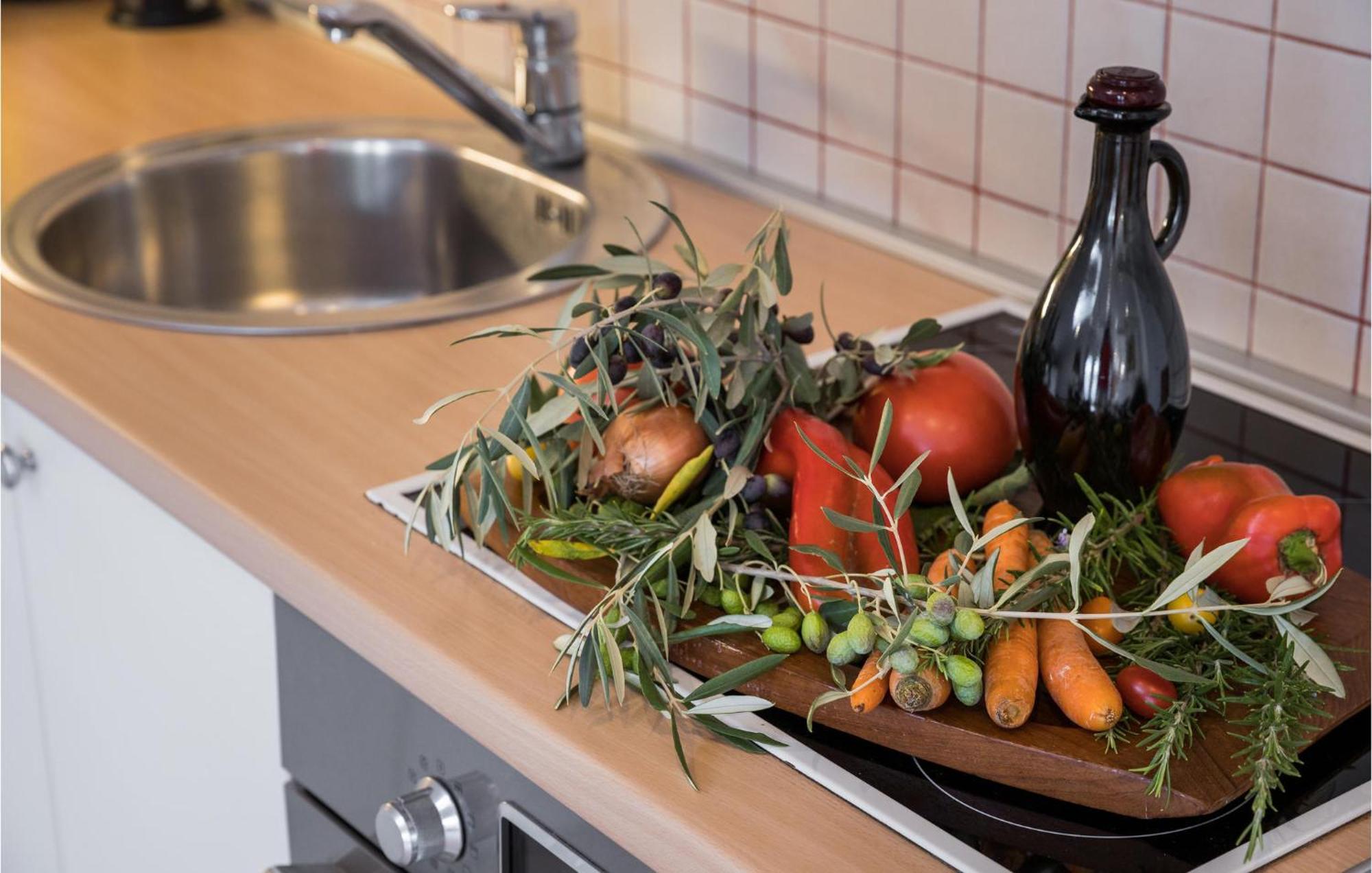 Gorgeous Apartment In Musalez With Kitchen מראה חיצוני תמונה