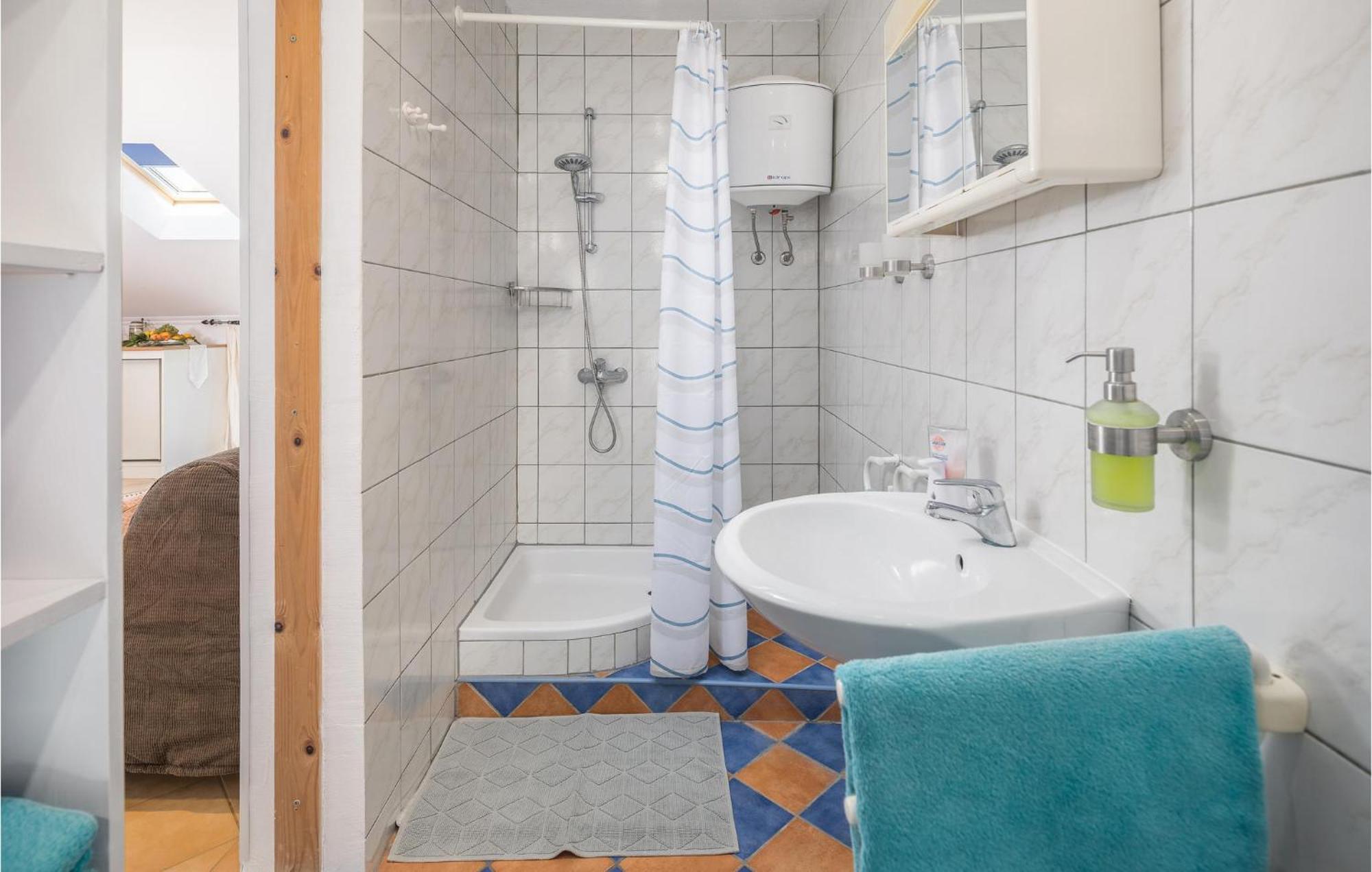 Gorgeous Apartment In Musalez With Kitchen מראה חיצוני תמונה
