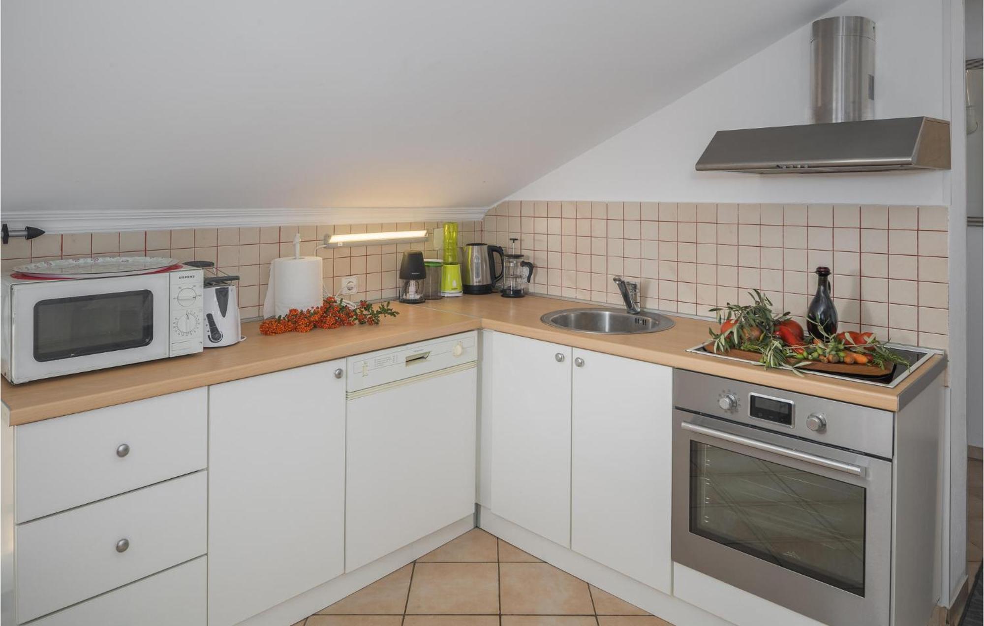 Gorgeous Apartment In Musalez With Kitchen מראה חיצוני תמונה